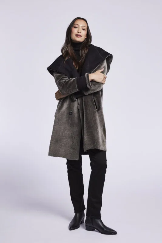 #4284 Shearling coat with convertible collar   just 2 1/L 1/XL  $500   sorry no additional discounts