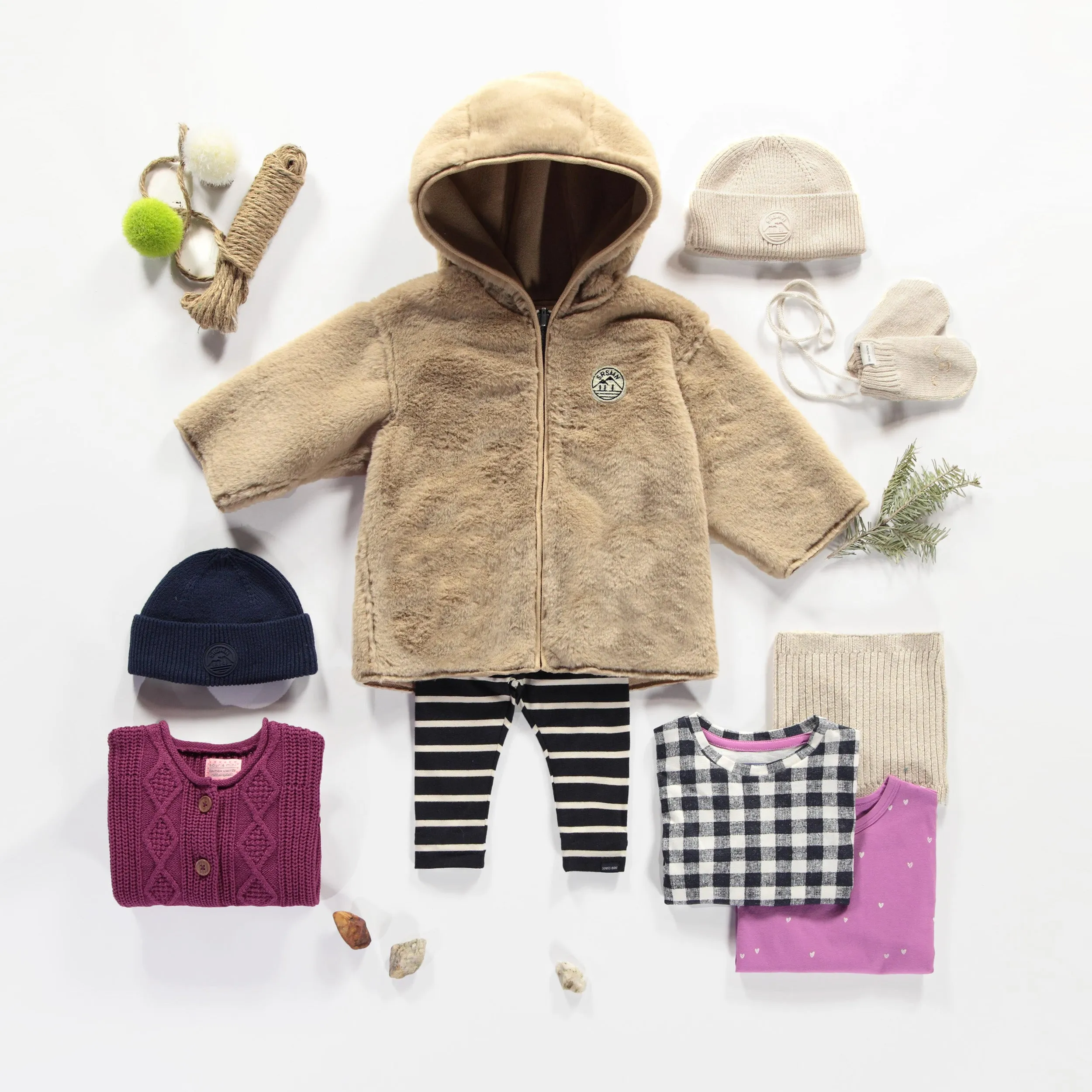 Manteau long beige en fausse fourrure, bébé || Long beige faux fur coat, baby