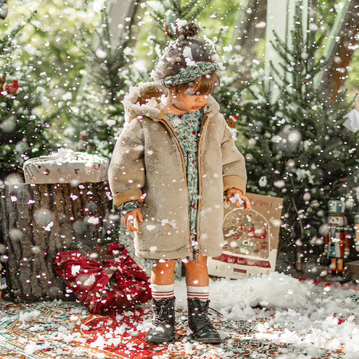 Manteau long beige en fausse fourrure, bébé || Long beige faux fur coat, baby