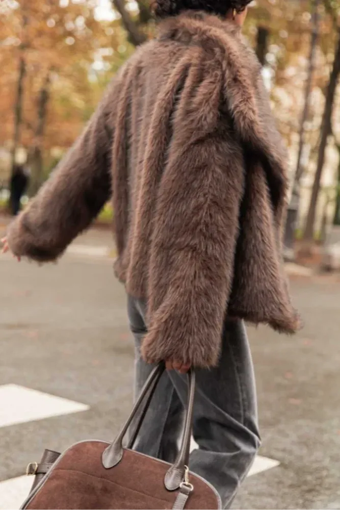 Retro Collar Long Sleeved Buttons Women's Faux Fur Coats Winter Thick Warm Solid Color Fury Jacket Female High Street Outerwear