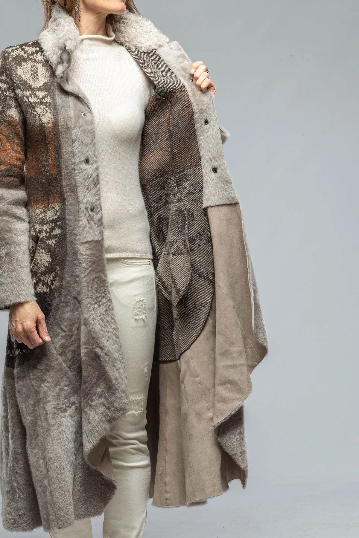 Sawatch Shearling Coat In Pearl Grey