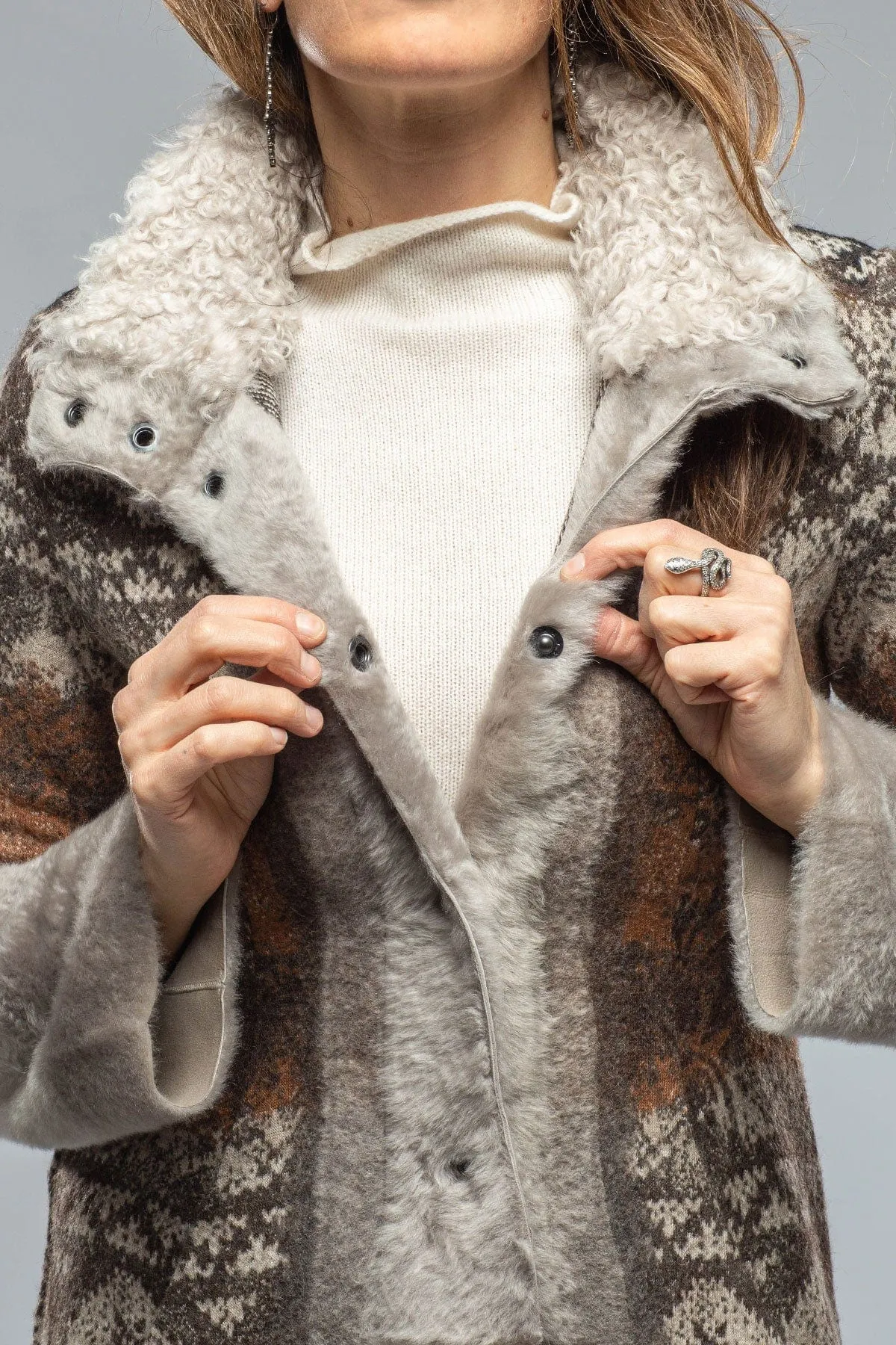 Sawatch Shearling Coat In Pearl Grey