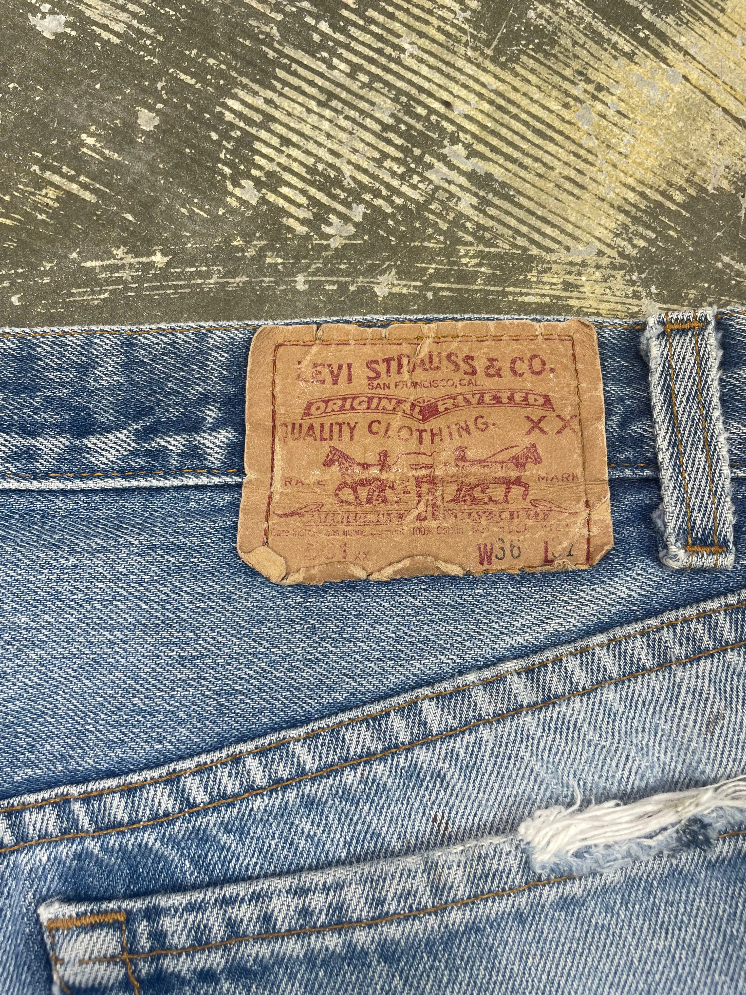 Vintage Levi 501 USA Premium Wash & Paint Denim Jeans (JYJ-0324)