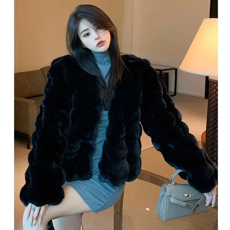Women's Fashion Faux Fur Coat Warm Vegan Fur Short Chic Coats White & Black